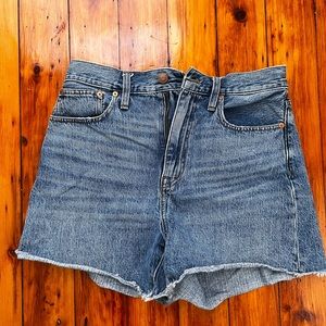 Madewell The Mom Jean Raw Hem Jean Shorts Sz 26